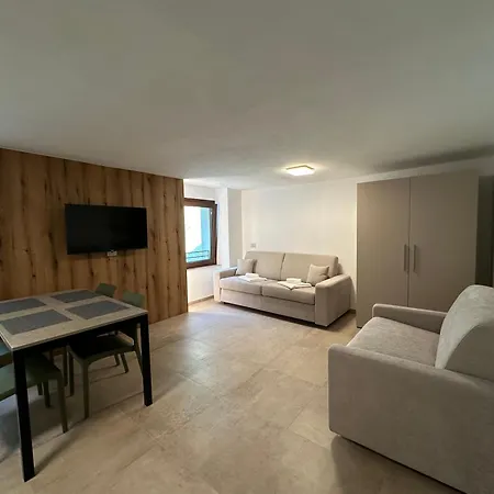 E Trekking 714 E 715 公寓 *